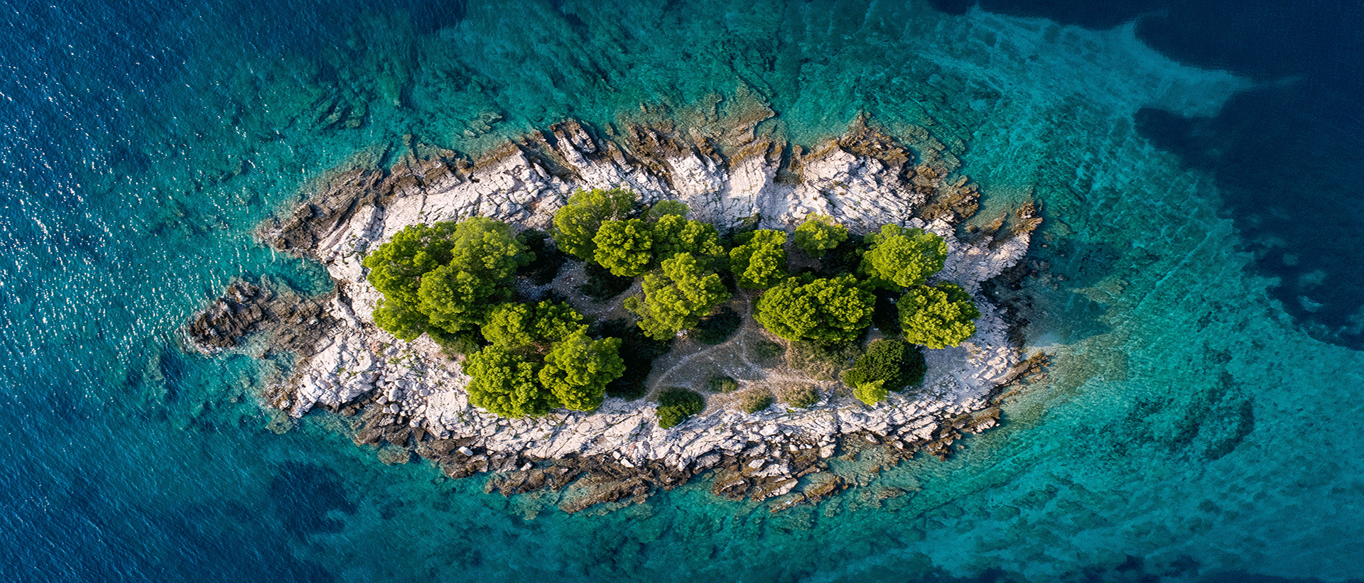 Island-1920_821_Utopia_Yachting